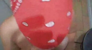 truyen sex anime Brunette phim sex video có quan hệ tình dục cố gắng trên đồ lót.